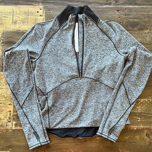 Lululemon Size 6 Run Half Zip Sweatshirt in heather gray.